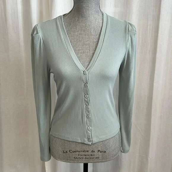 V Neck Button Top Puff Sleeve, Size M - Picture 1 of 8